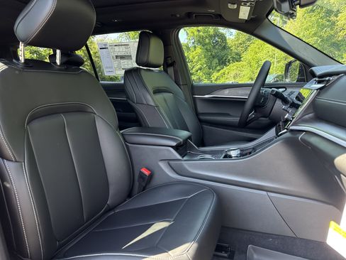 New 2026 Jeep Grand Cherokee L Limited RWD image 20
