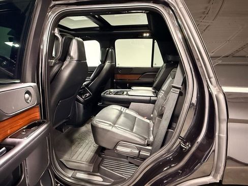 Used 2020 Lincoln Navigator Reserve image 15
