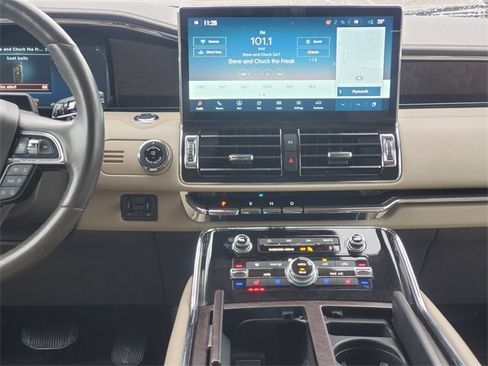 Used 2022 Lincoln Navigator Reserve image 31