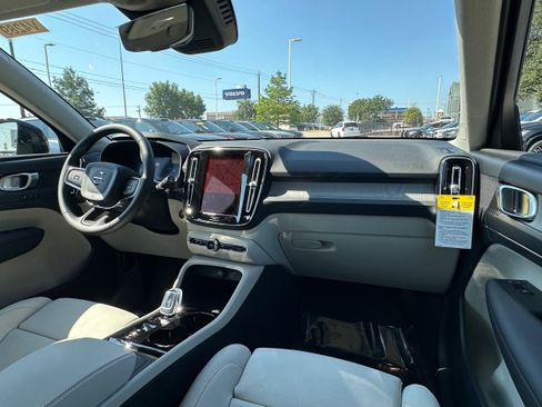 New 2026 Volvo XC40 B5 Plus w/ Protection Package Premier image 10