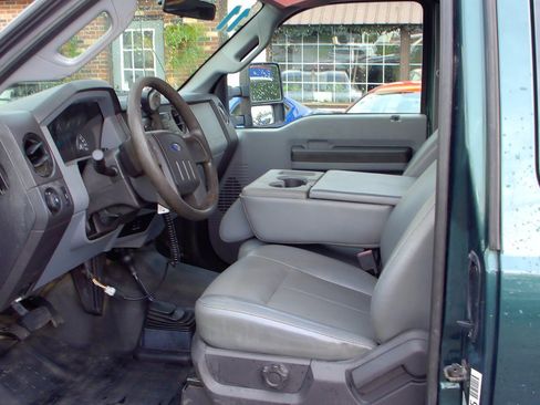 Used 2011 Ford F350 XL w/ FX4 Off Road Pkg AWD/4WD image 7