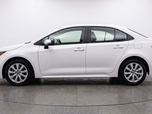 Used 2025 Toyota Corolla LE FWD image 5