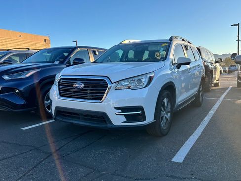 Used 2019 Subaru Ascent Premium image 2