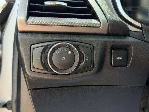 Used 2020 Ford Fusion SE FWD image 36