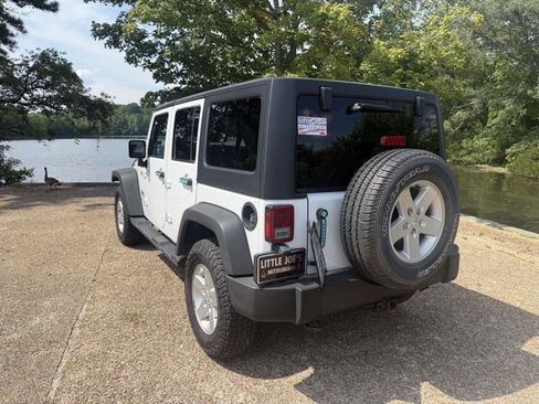 Used 2018 Jeep Wrangler Unlimited Sport S AWD/4WD image 5
