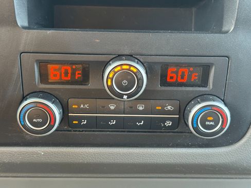 Used 2018 Nissan NV 3500 SL image 26