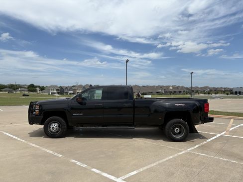 Used 2016 Chevrolet Silverado 3500 W/T w/ WT Convenience Package AWD/4WD image 2