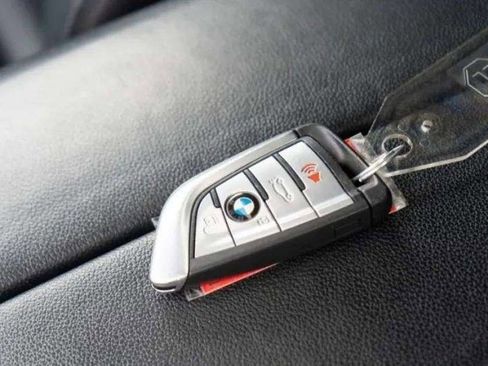 Used 2021 BMW X6 xDrive40i w/ M Sport Package image 32