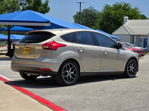Used 2017 Ford Focus SEL FWD image 3