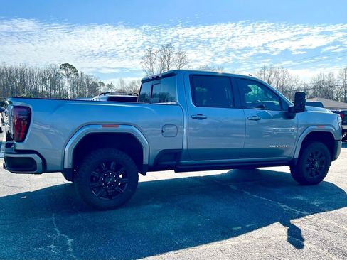 Used 2024 GMC Sierra 2500 AT4 w/ AT4 Premium Plus Package image 3