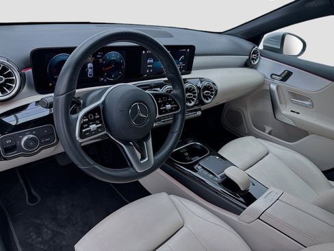 Used 2021 Mercedes-Benz A 220 image 7