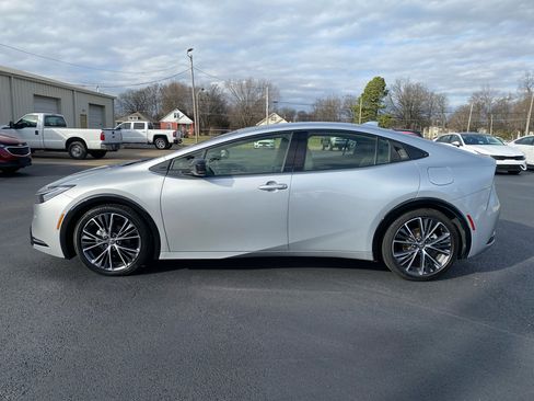 Used 2023 Toyota Prius XLE image 8