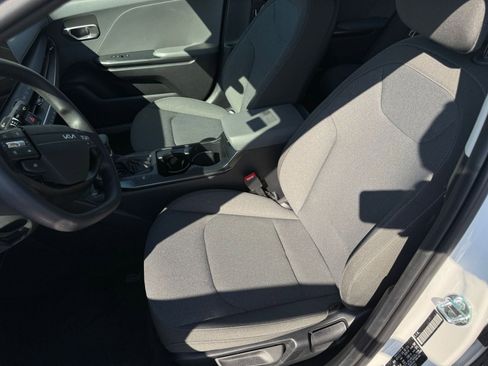 Used 2025 Kia K4 LXS image 35