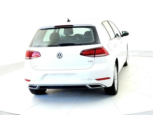 Used 2018 Volkswagen Golf SE image 5
