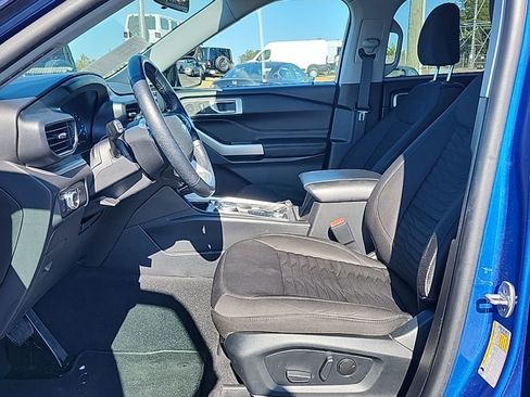 Used 2021 Ford Explorer XLT image 25