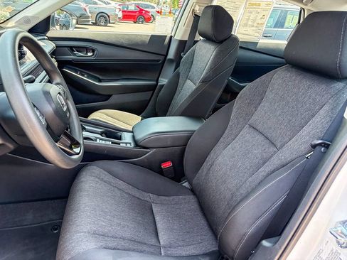 Used 2025 Honda Accord SE image 38