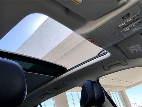 Used 2024 Volkswagen Tiguan Wolfsburg Edition image 29