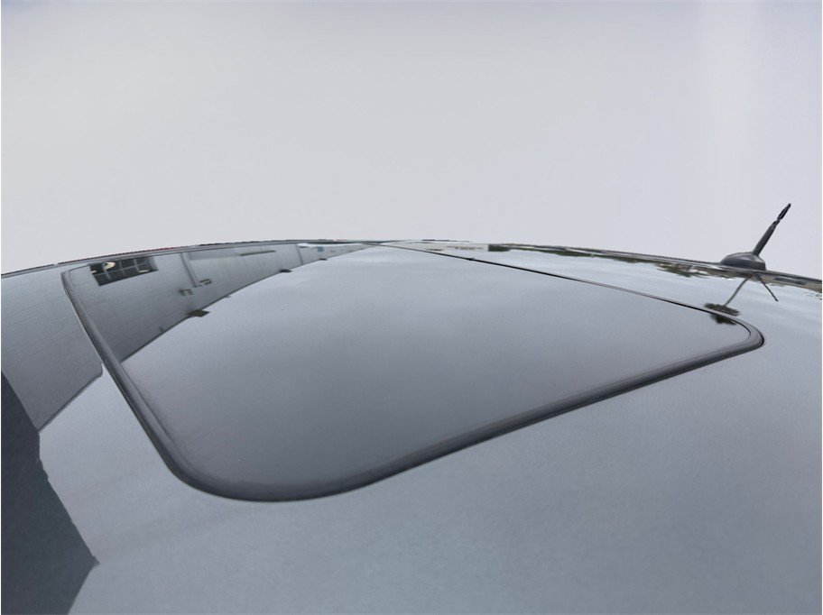 Used 2019 Ford Fusion Energi Titanium FWD image 9