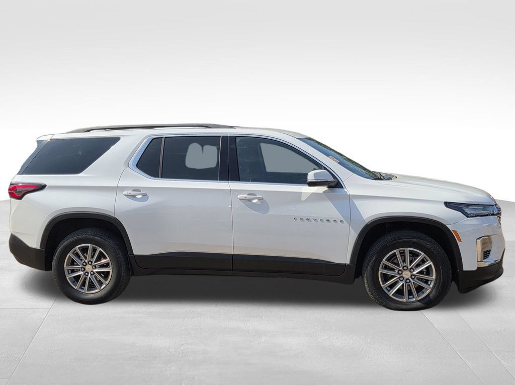 Used 2023 Chevrolet Traverse LT FWD image 4
