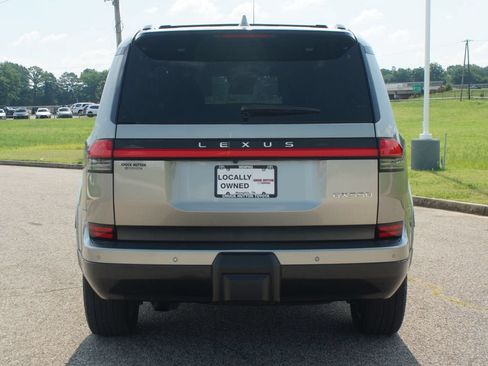 Used 2024 Lexus GX 550 AWD/4WD image 4