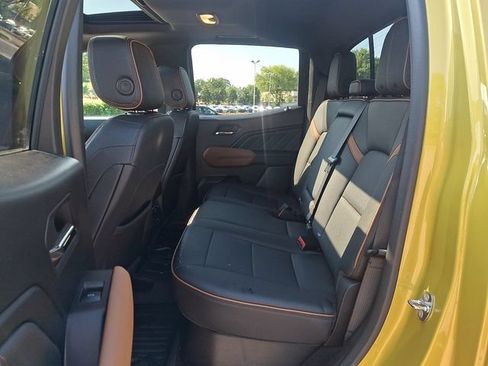Used 2023 GMC Canyon AT4 w/ AT4 Premium Package AWD/4WD image 12