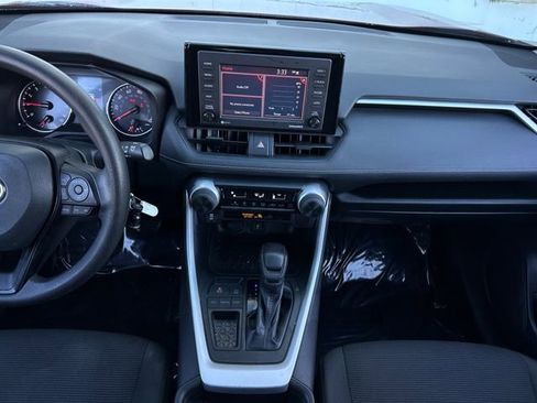 Used 2020 Toyota RAV4 LE image 14