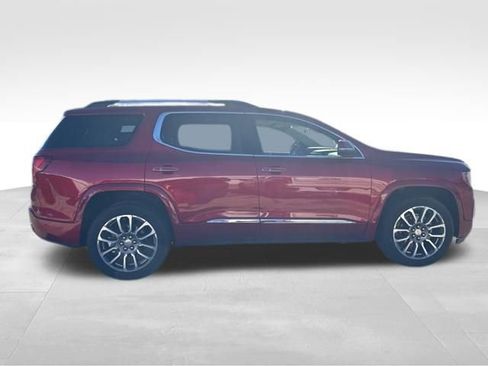Used 2022 GMC Acadia Denali w/ Denali Ultimate Package image 9