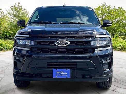 Certified 2022 Ford Expedition Max Limited image 3