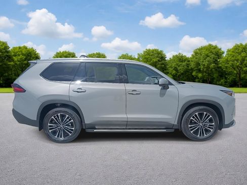 New 2026 Toyota Grand Highlander AWD Hybrid image 8