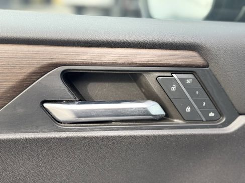 Used 2024 GMC Acadia Denali image 23