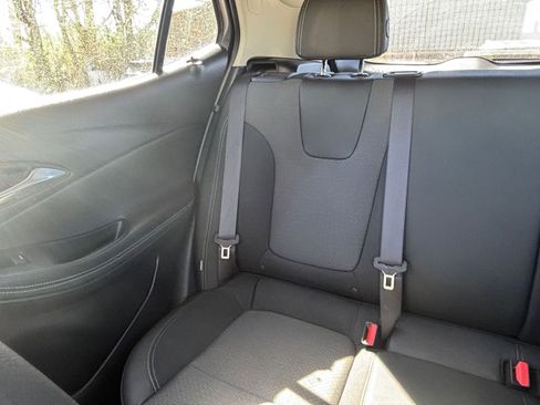 Used 2025 Buick Encore GX Preferred image 36