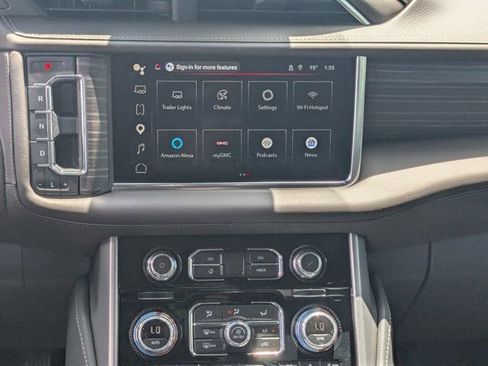 Used 2024 GMC Yukon Denali RWD image 19