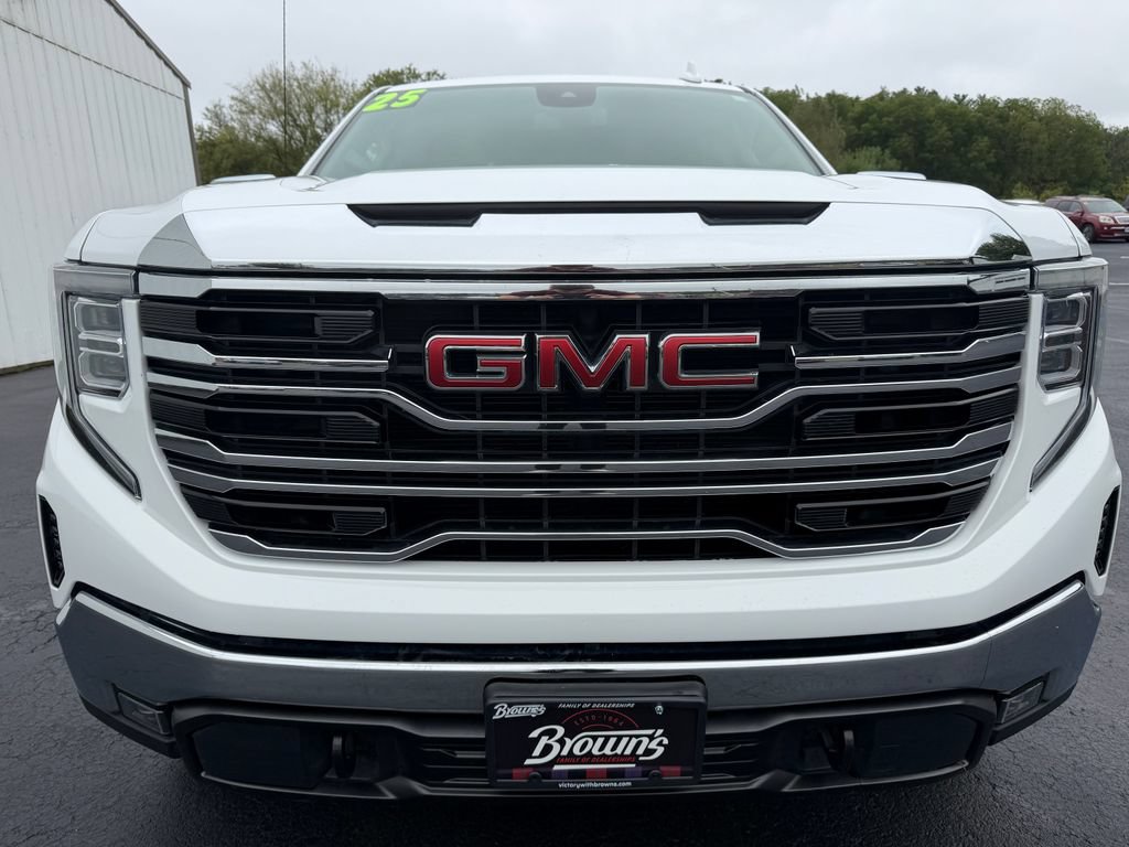 Used 2025 GMC Sierra 1500 SLT AWD/4WD image 2