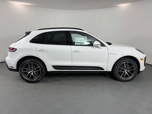 Certified 2026 Porsche Macan AWD/4WD image 8