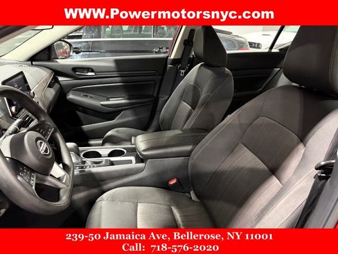 Used 2024 Nissan Altima 2.5 SV FWD image 16