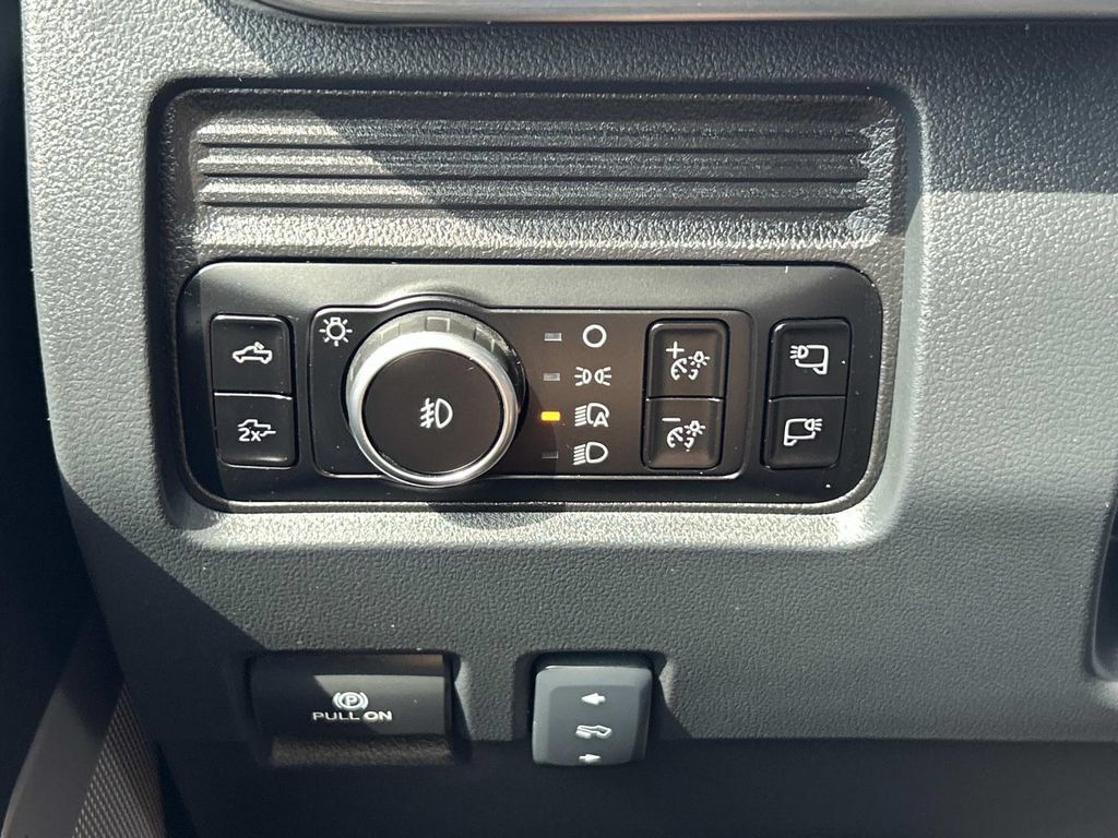Used 2025 Ford F250 Lariat AWD/4WD image 44
