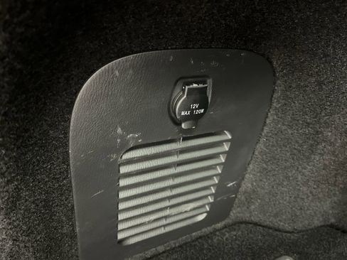 Used 2019 Nissan Pathfinder Platinum image 32