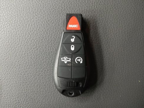 Used 2020 RAM 1500 Classic SLT RWD image 32