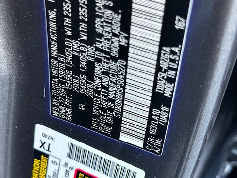 Used 2023 Toyota Highlander Platinum image 30