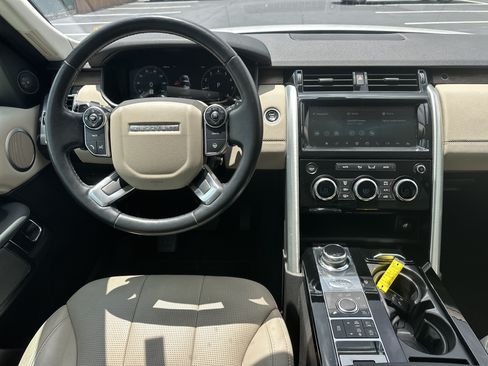 Used 2018 Land Rover Discovery HSE AWD/4WD image 17