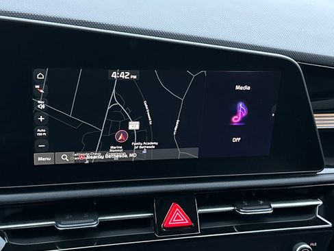 New 2026 Kia Niro EX image 23