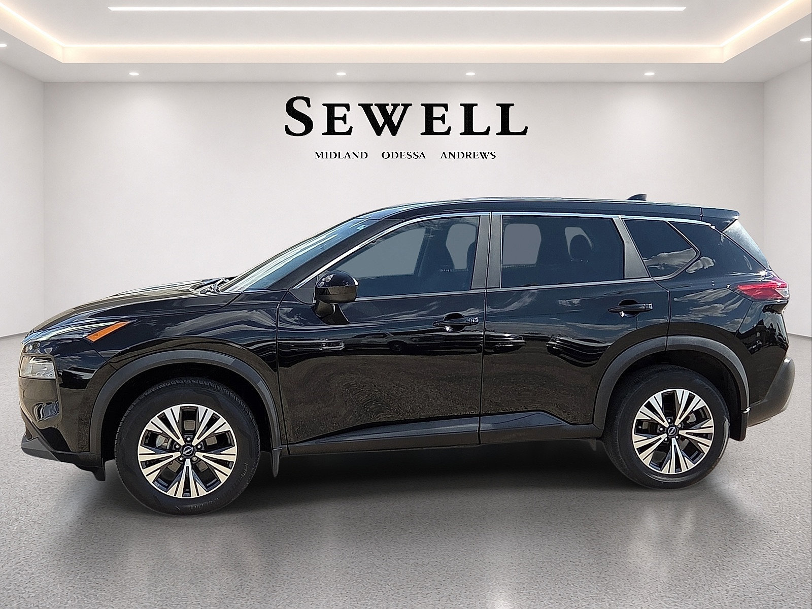 Used 2023 Nissan Rogue SV FWD image 2