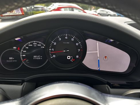 Used 2019 Porsche Cayenne image 2