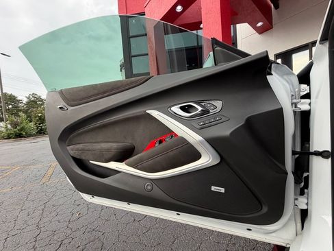 Used 2019 Chevrolet Camaro ZL1 RWD image 12