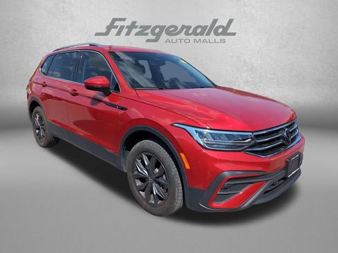 Used 2023 Volkswagen Tiguan SE FWD image 1