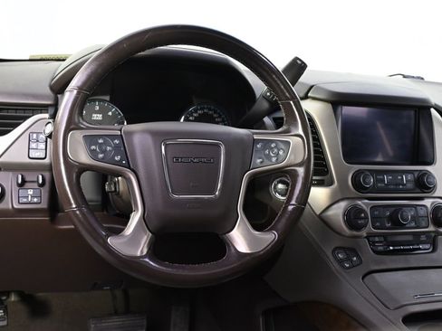 Used 2019 GMC Yukon XL Denali w/ Denali Ultimate Package image 12