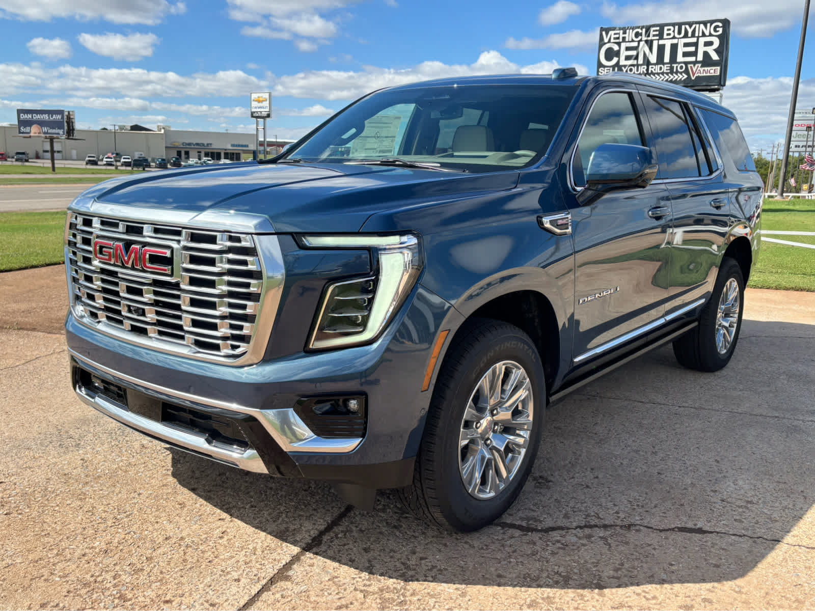 New 2027 GMC Yukon Denali w/ Sun & Power Step Package AWD/4WD image 3