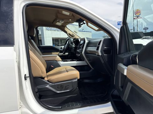 Used 2022 Ford F350 Lariat w/ Lariat Ultimate Package AWD/4WD image 10