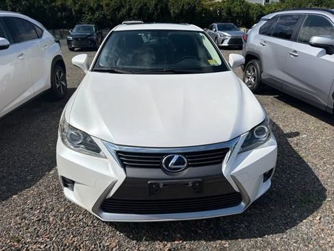 Used 2015 Lexus CT 200h w/ Seat Comfort Package FWD image 2