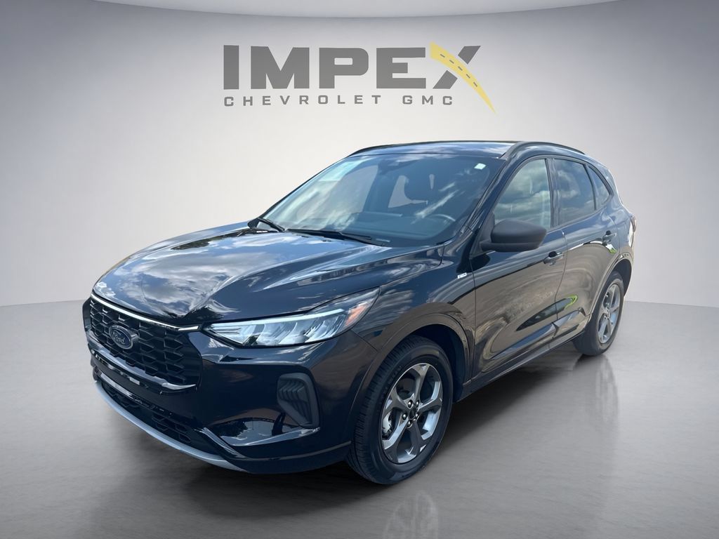 Used 2023 Ford Escape ST-Line w/ Tech Pack #1 AWD/4WD image 1